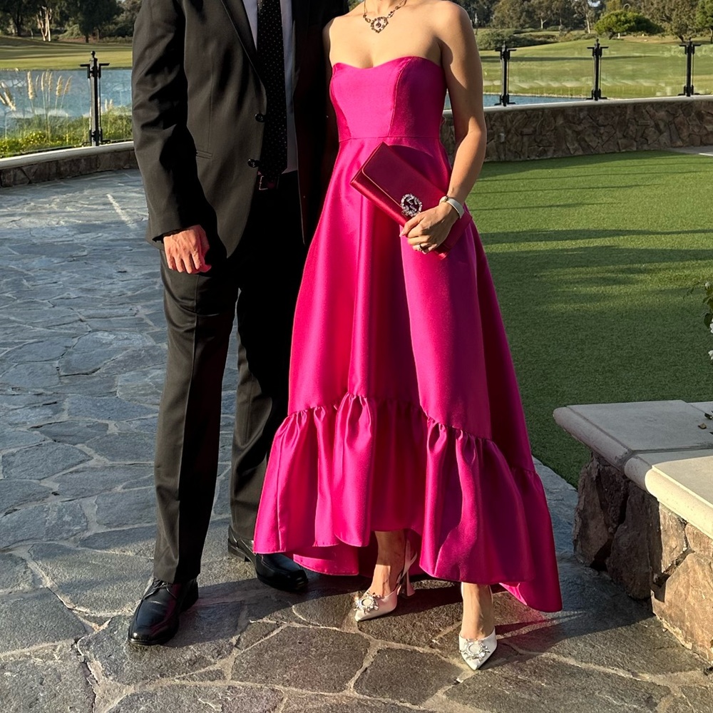 ALFRED SUNG Elegant Pink Strapless Dress